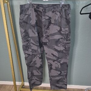 Wrangler Gray Camouflage Cargo Pants